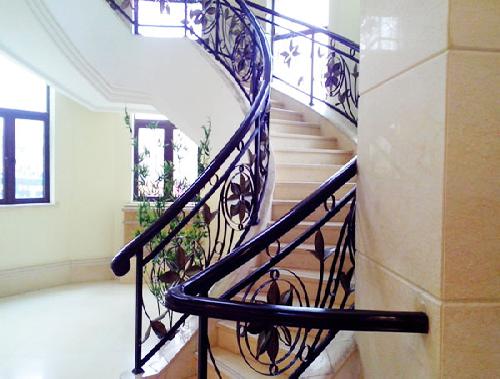 洛陽鐵藝-樓梯案例